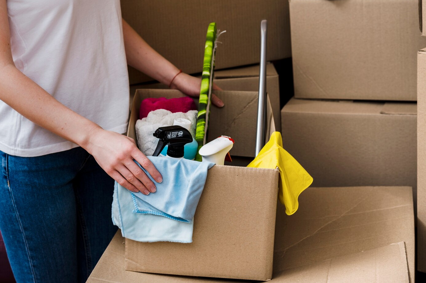 Hur du packar ömtåliga föremål för en säker flytt